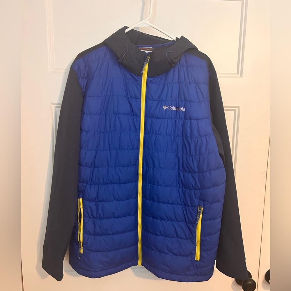 Columbia Thermal Coil Jacket in Blue and Black